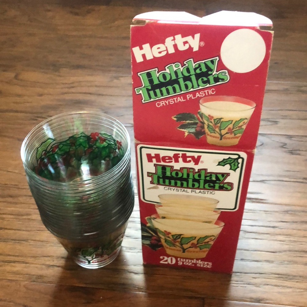 Vintage 1981 Hefty Holiday Tumblers